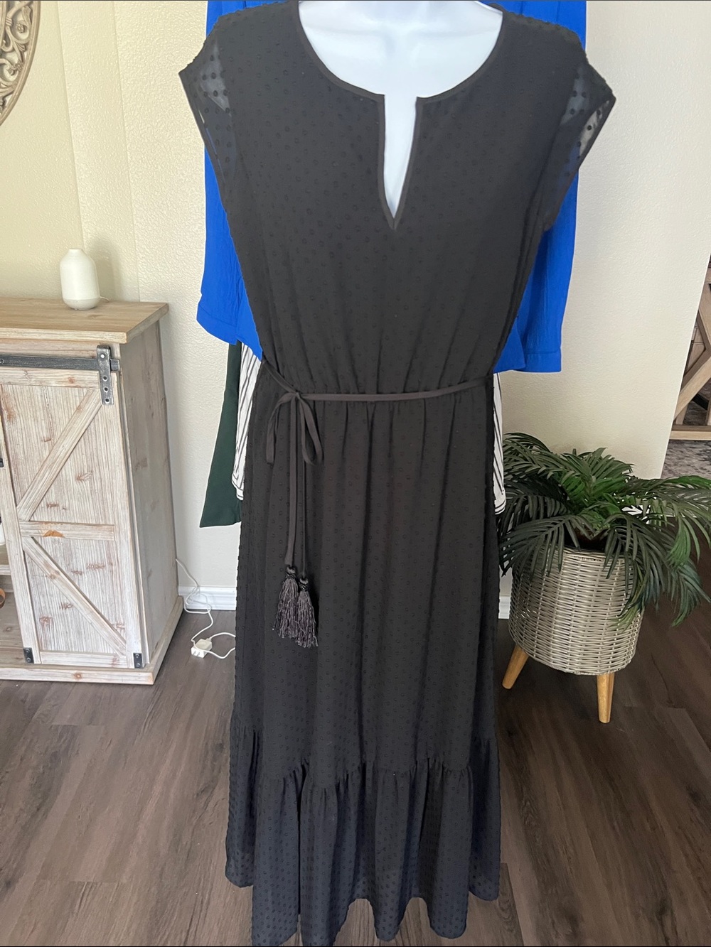 Barneys New York Black Textured Cap-Sleeve Maxi Dress